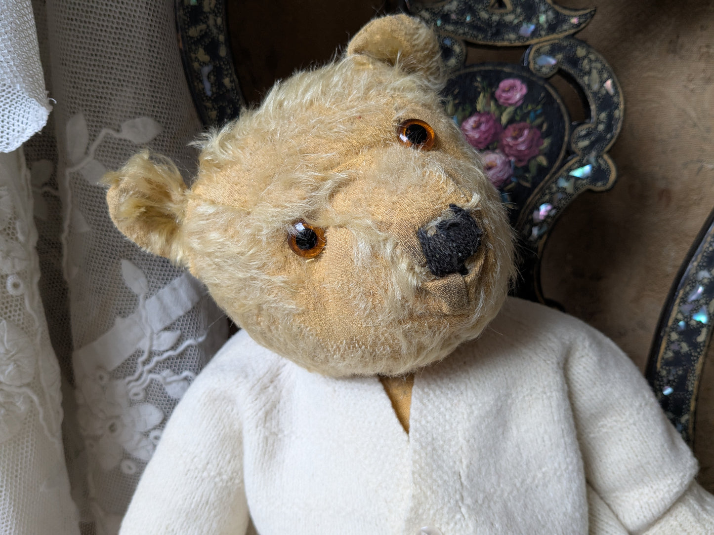 Sweet worn old Chiltern bear 18"