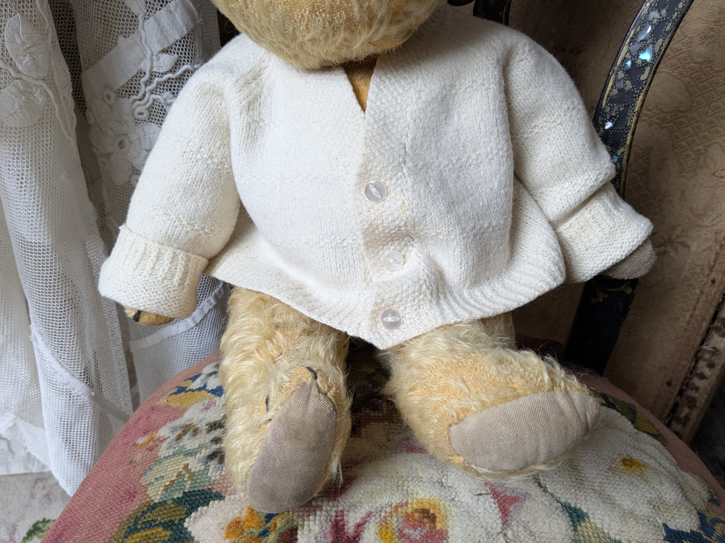 Sweet worn old Chiltern bear 18"