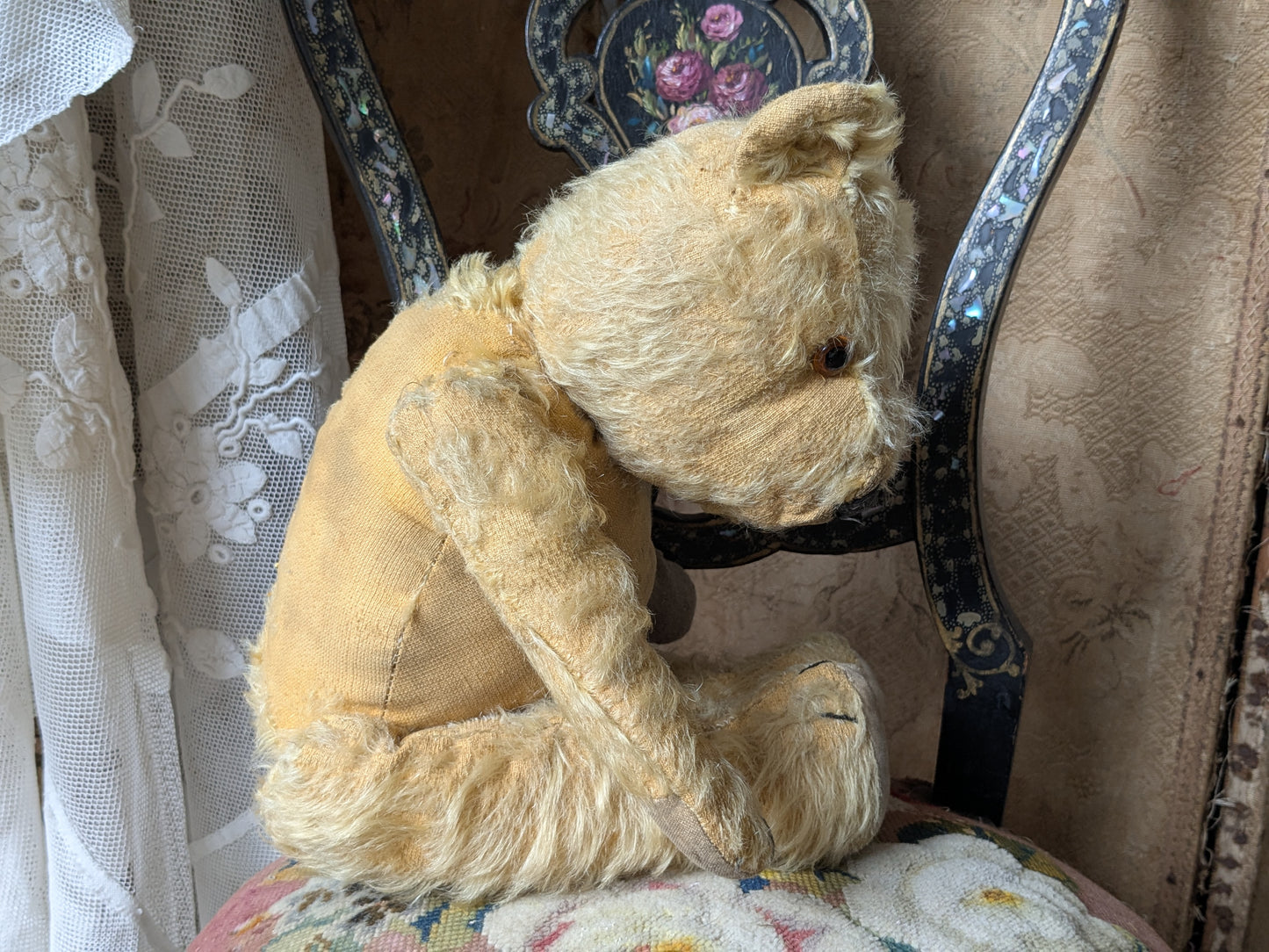 Sweet worn old Chiltern bear 18"