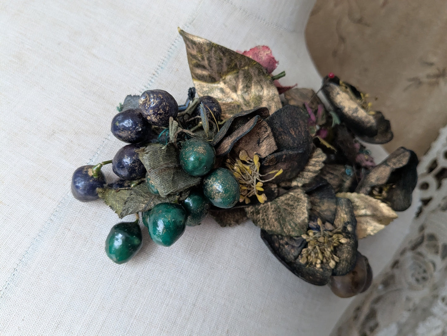 1920s gold flower trims with berries