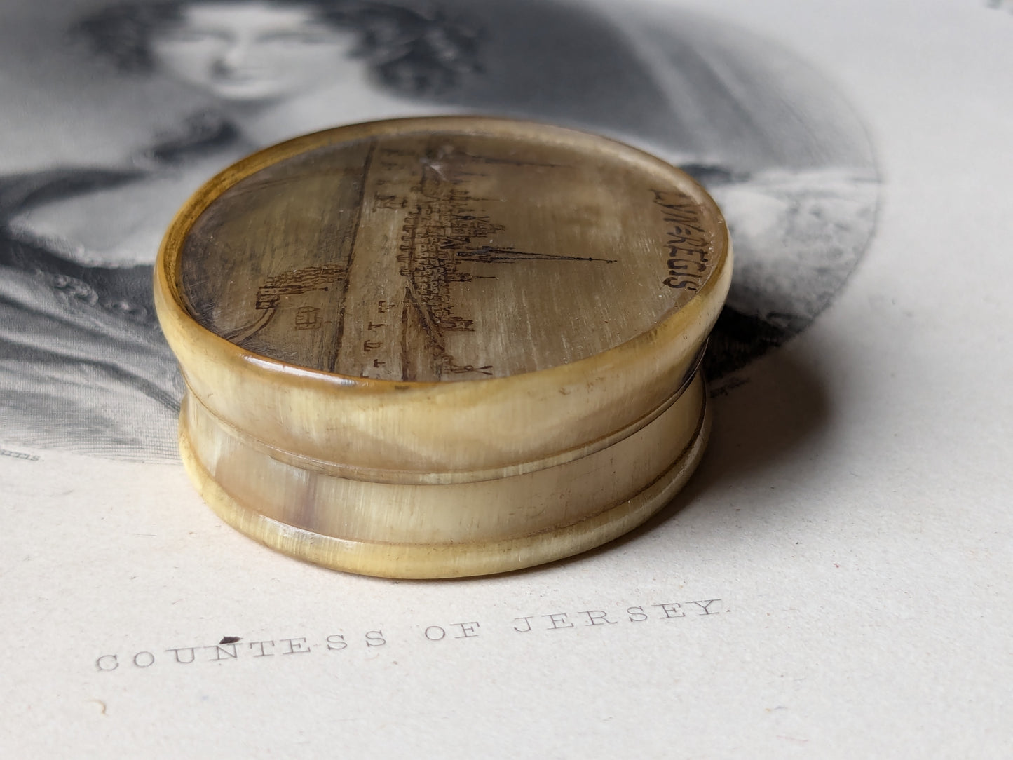Antique horn snuff box with miniature writing inside