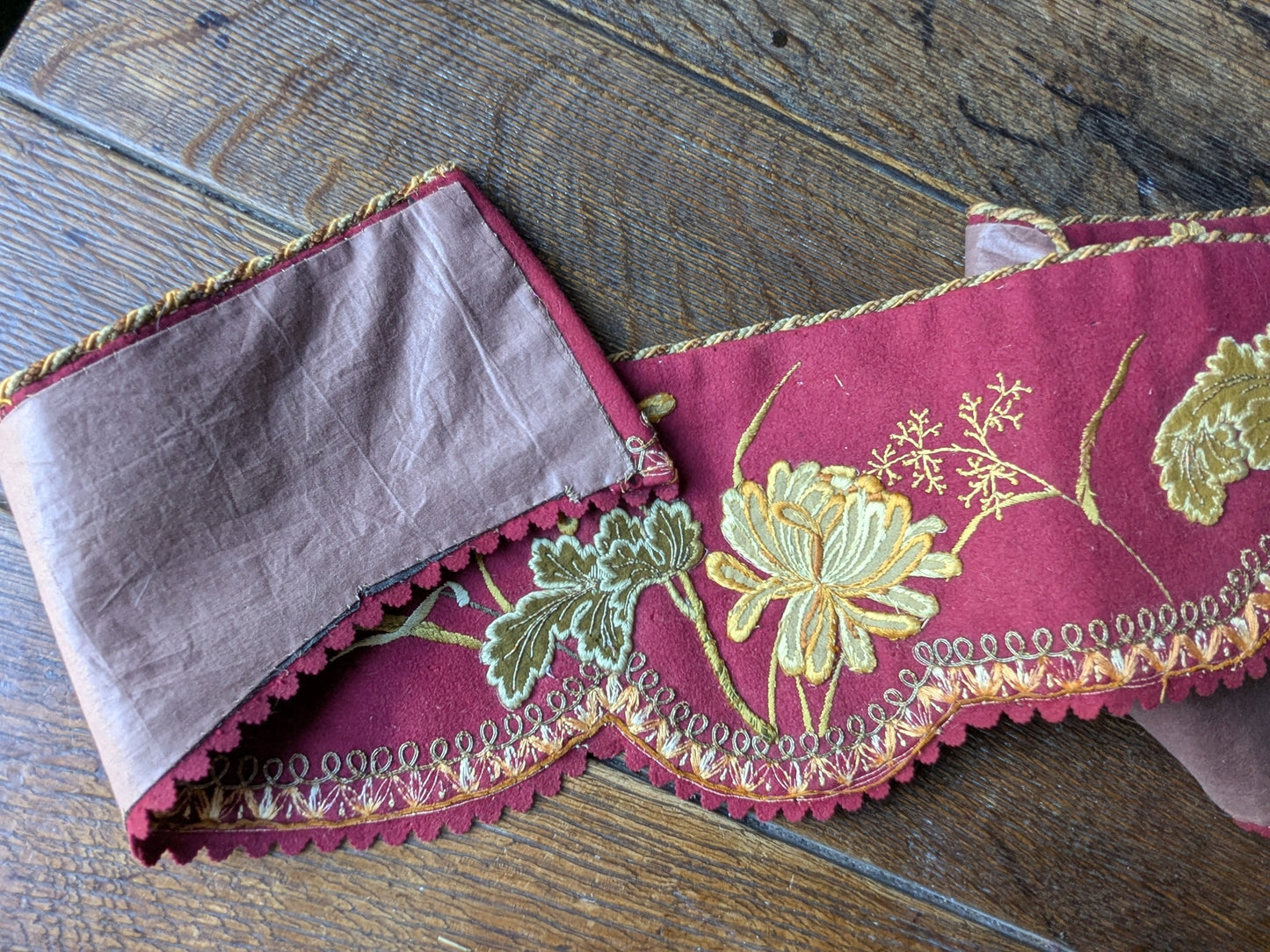 Victorian wool mantelpiece trim, applique flowers