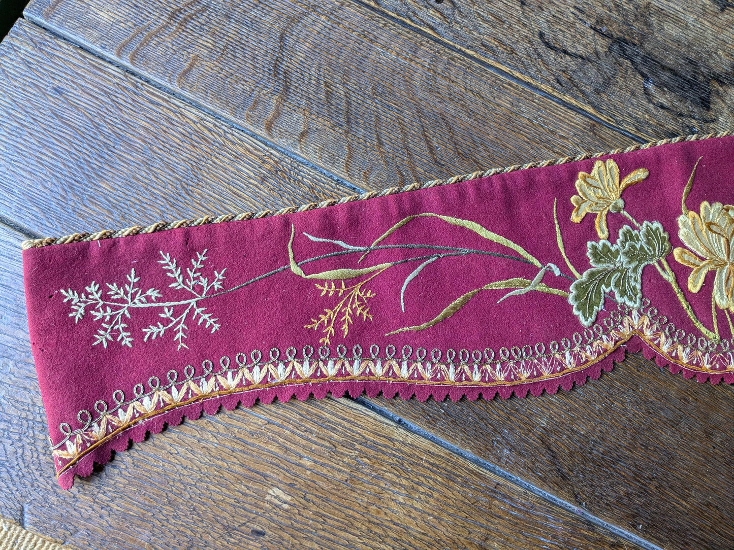 Victorian wool mantelpiece trim, applique flowers