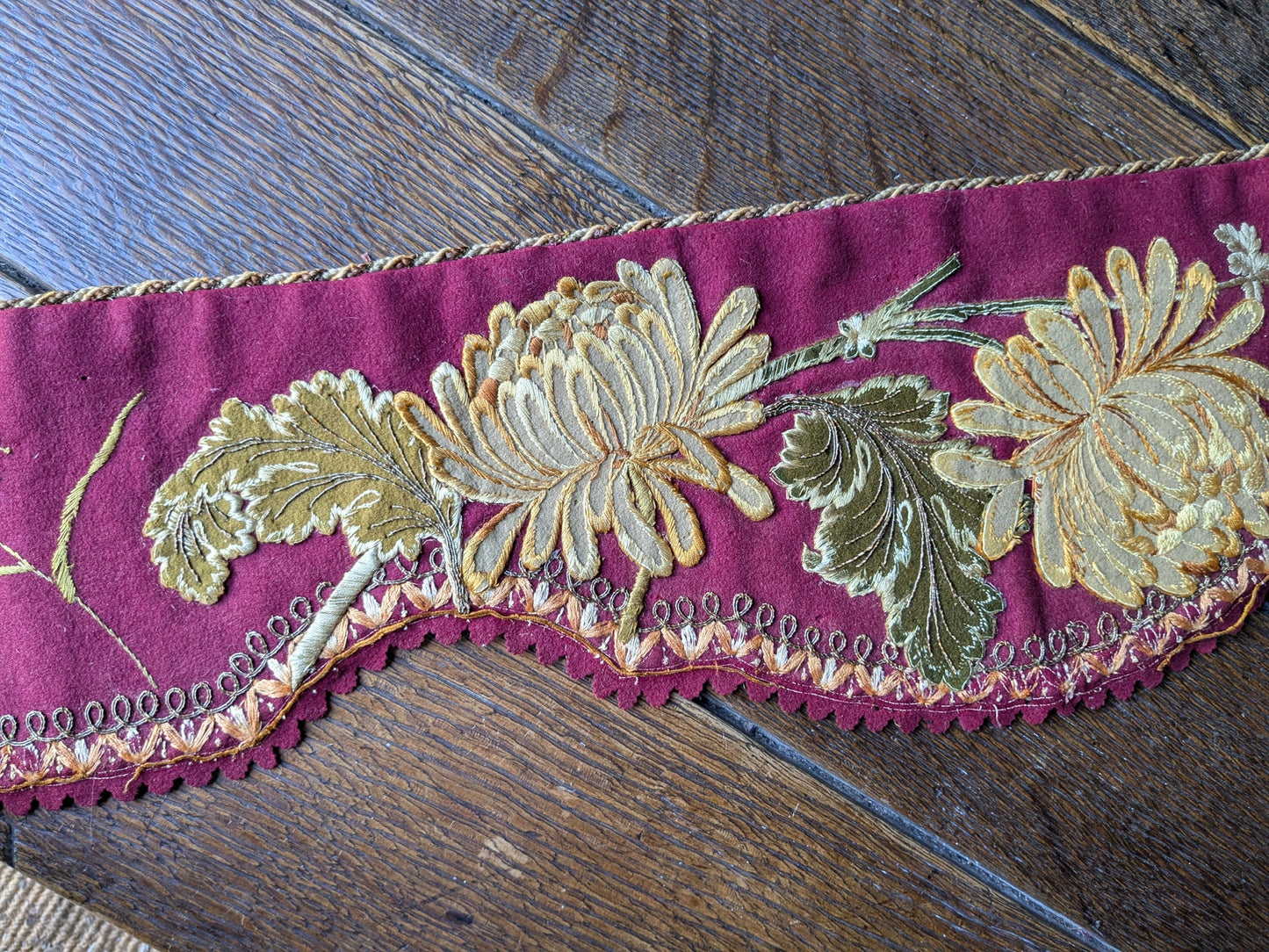 Victorian wool mantelpiece trim, applique flowers