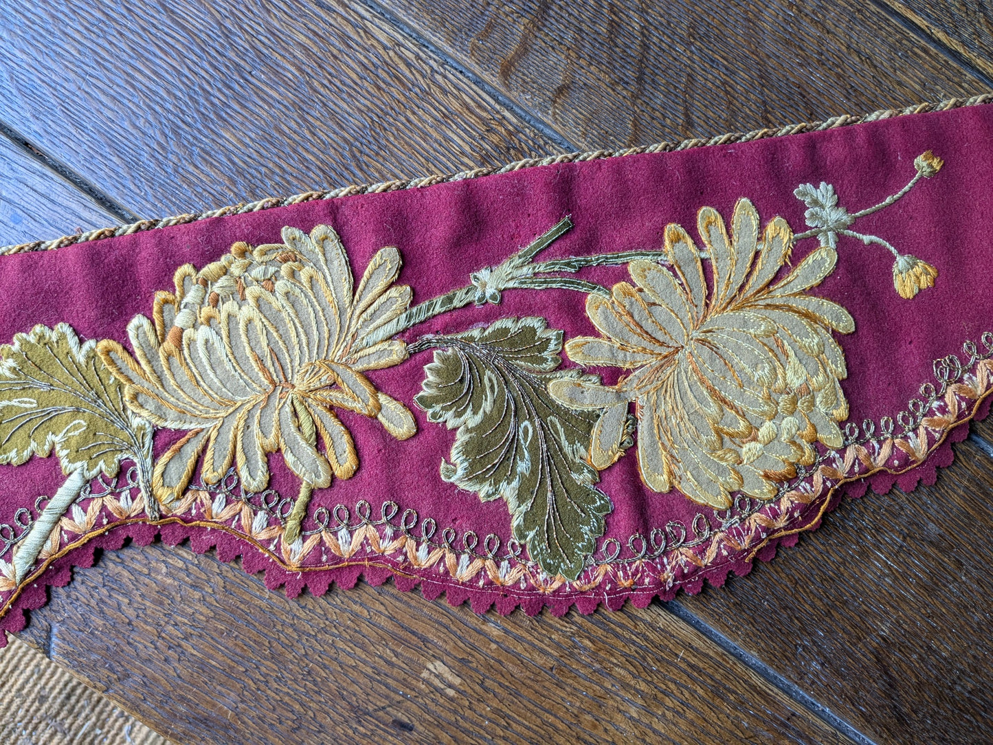 Victorian wool mantelpiece trim, applique flowers