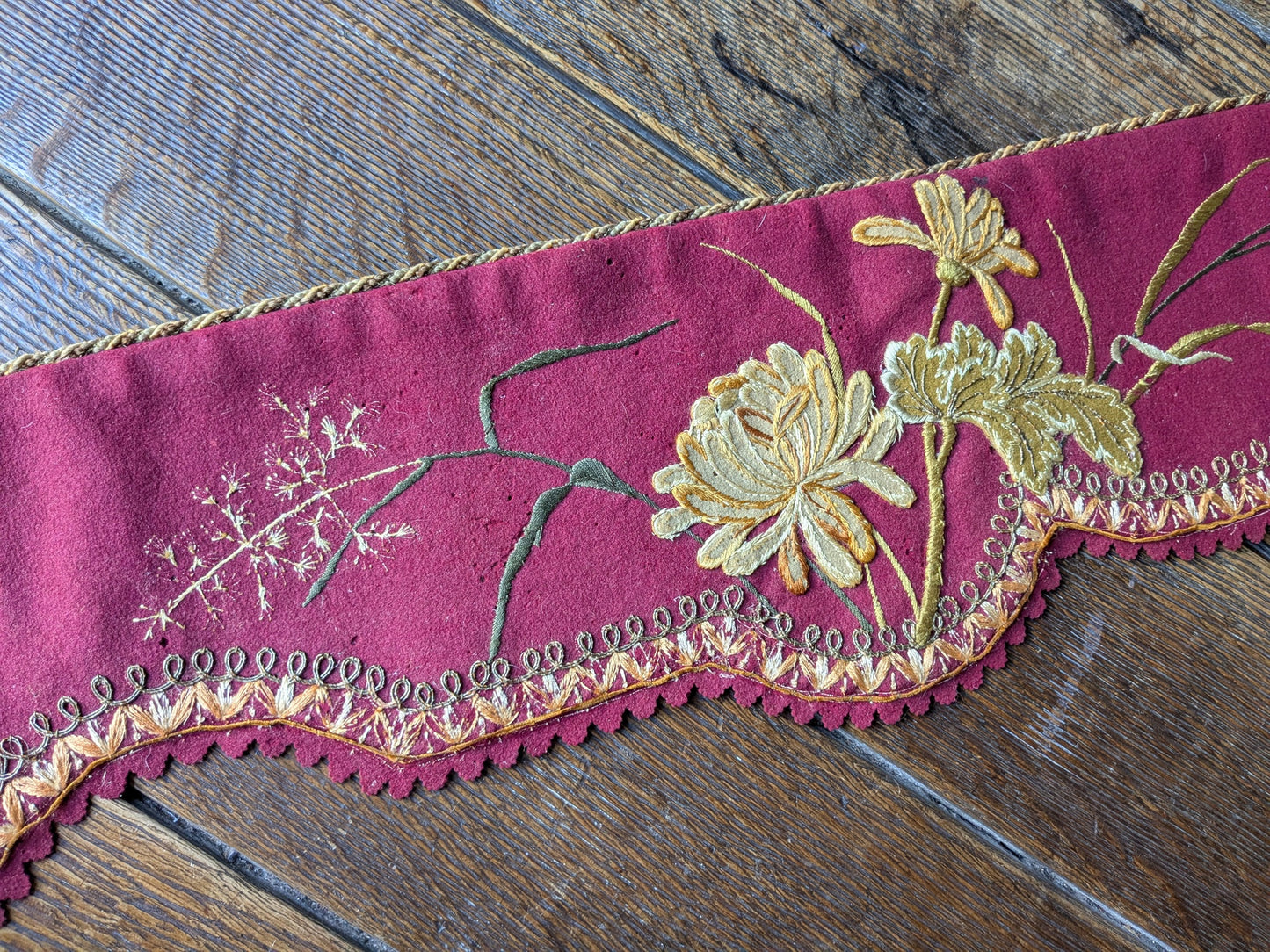 Victorian wool mantelpiece trim, applique flowers