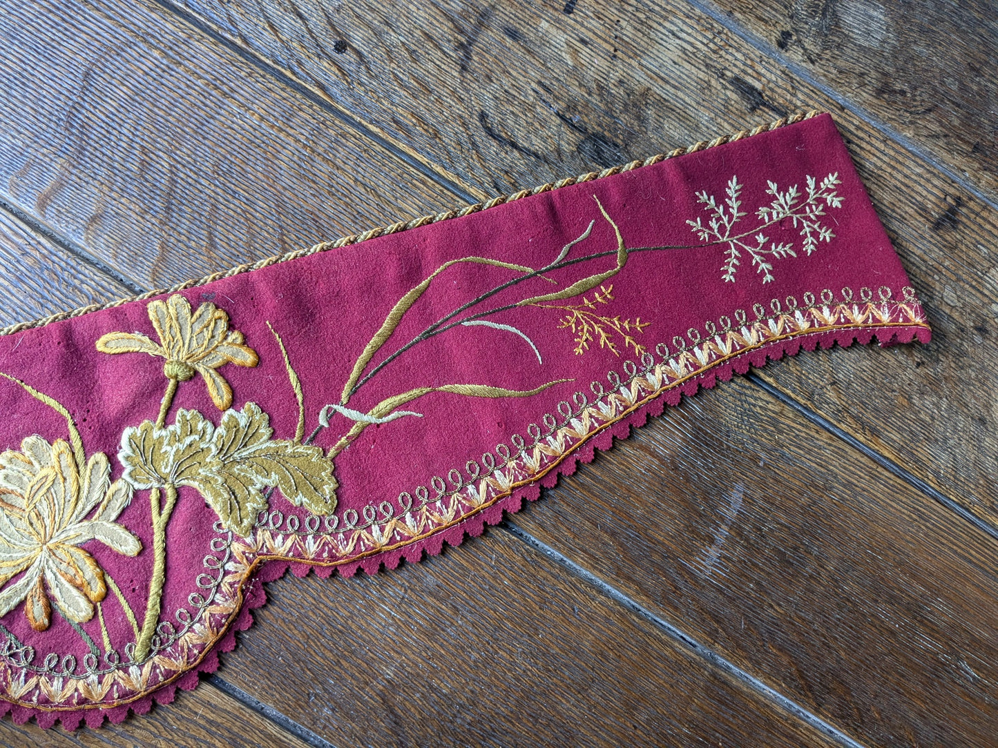 Victorian wool mantelpiece trim, applique flowers