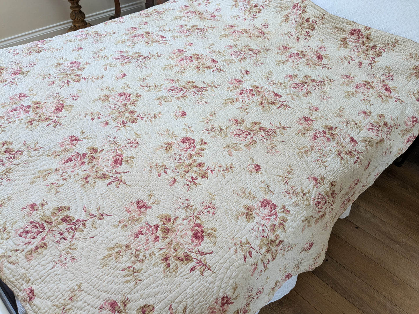 Antique Welsh wholecloth quilt, roses design