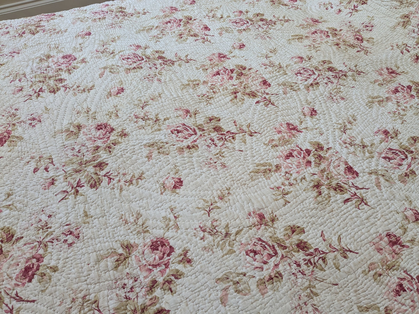 Antique Welsh wholecloth quilt, roses design