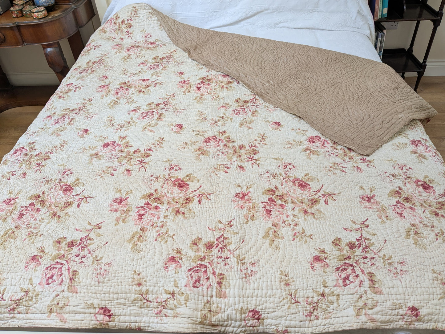 Antique Welsh wholecloth quilt, roses design