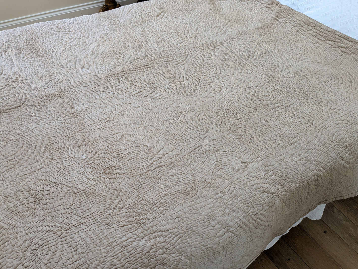Antique Welsh wholecloth quilt, roses design