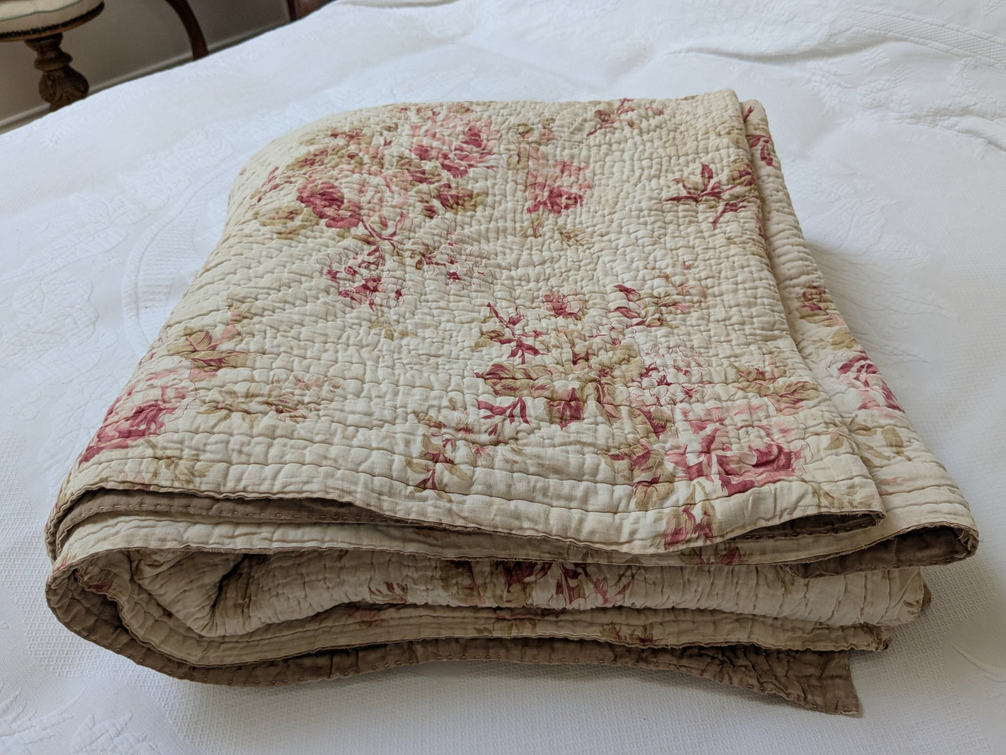Antique Welsh wholecloth quilt, roses design