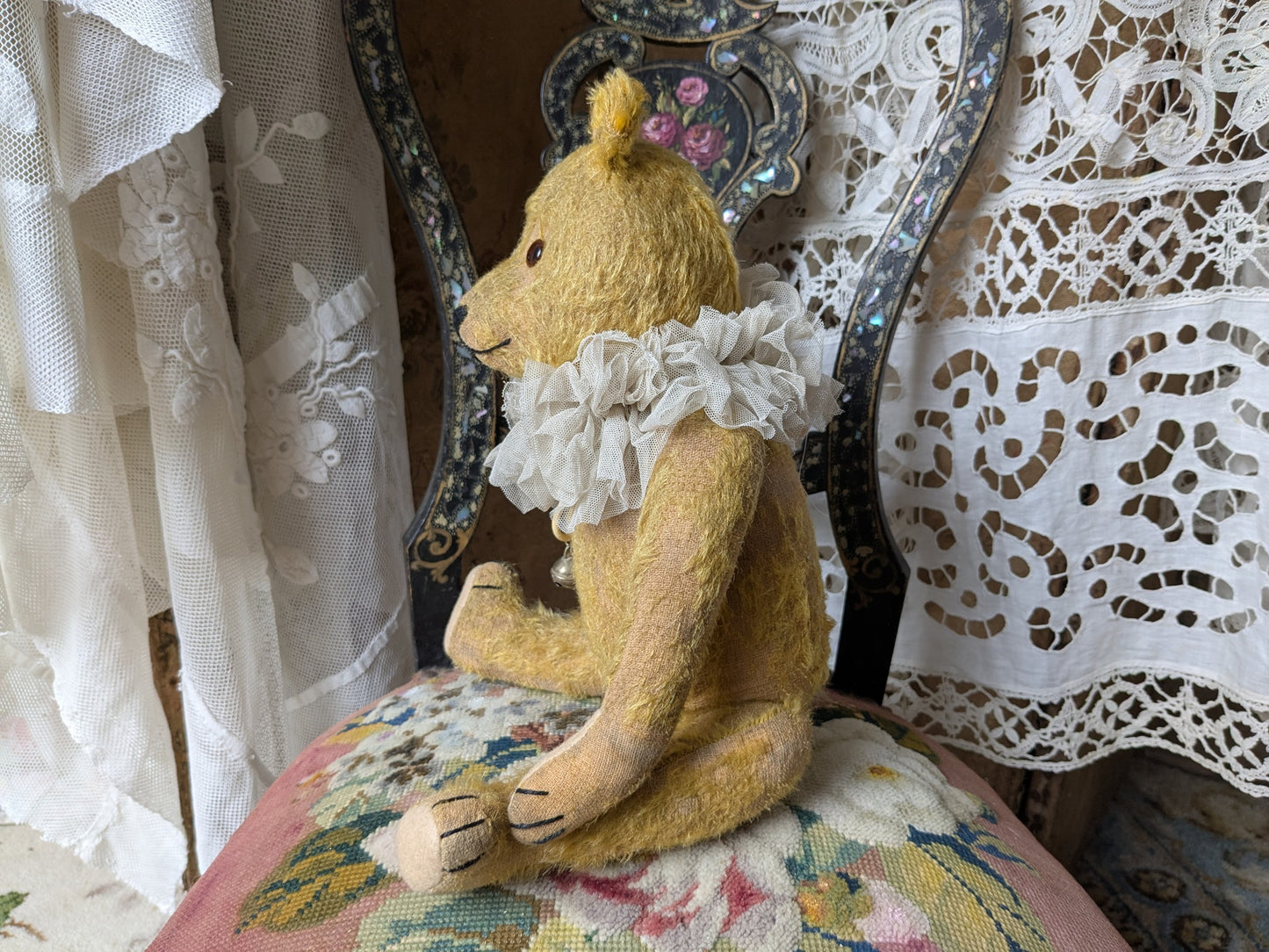 Antique German bear with neck ruff