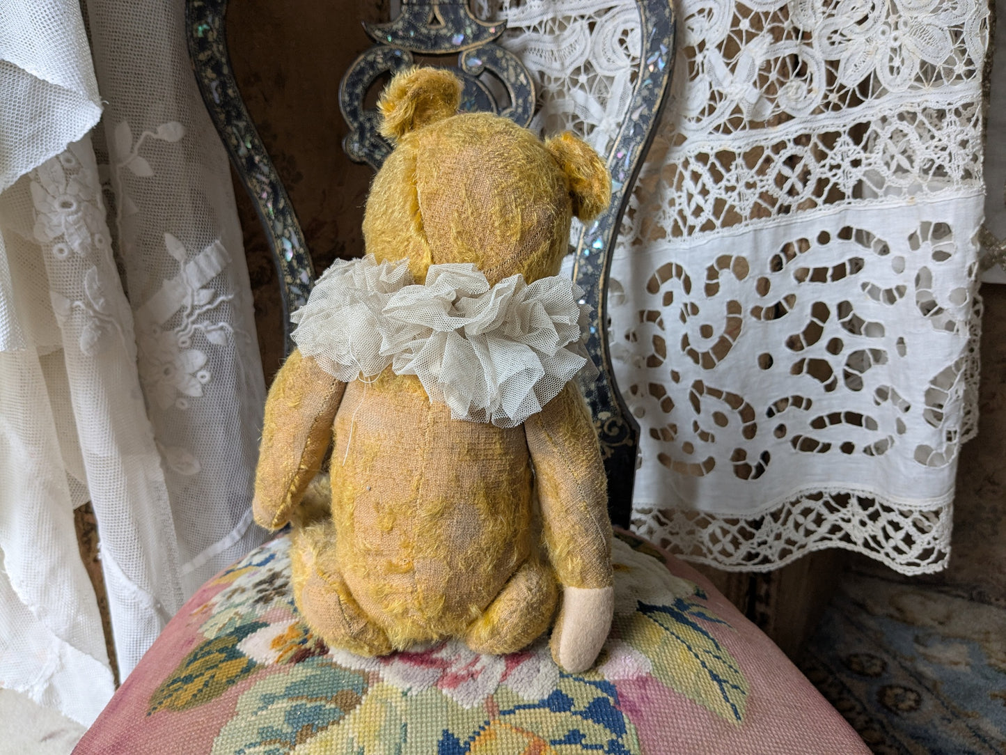 Antique German bear with neck ruff