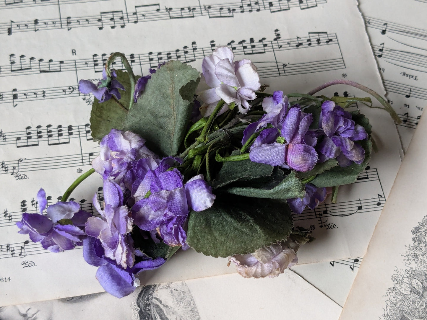 Vintage fabric violets flowers c1930s