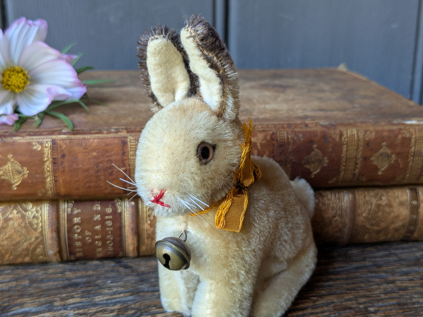 Tiny vintage Steiff bunny rabbit