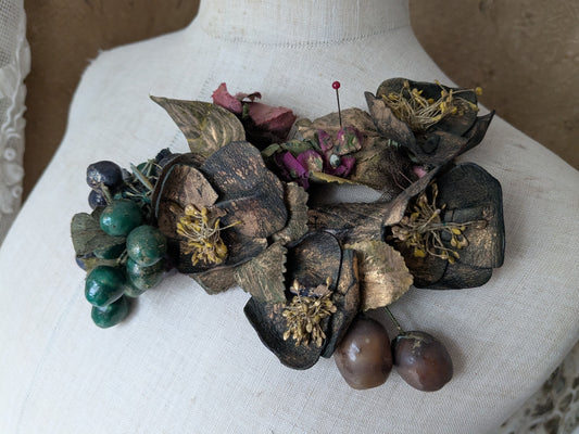 1920s gold flower trims with berries