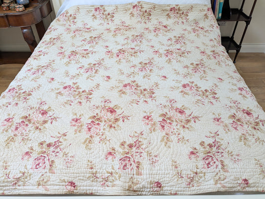 Antique Welsh wholecloth quilt, roses design