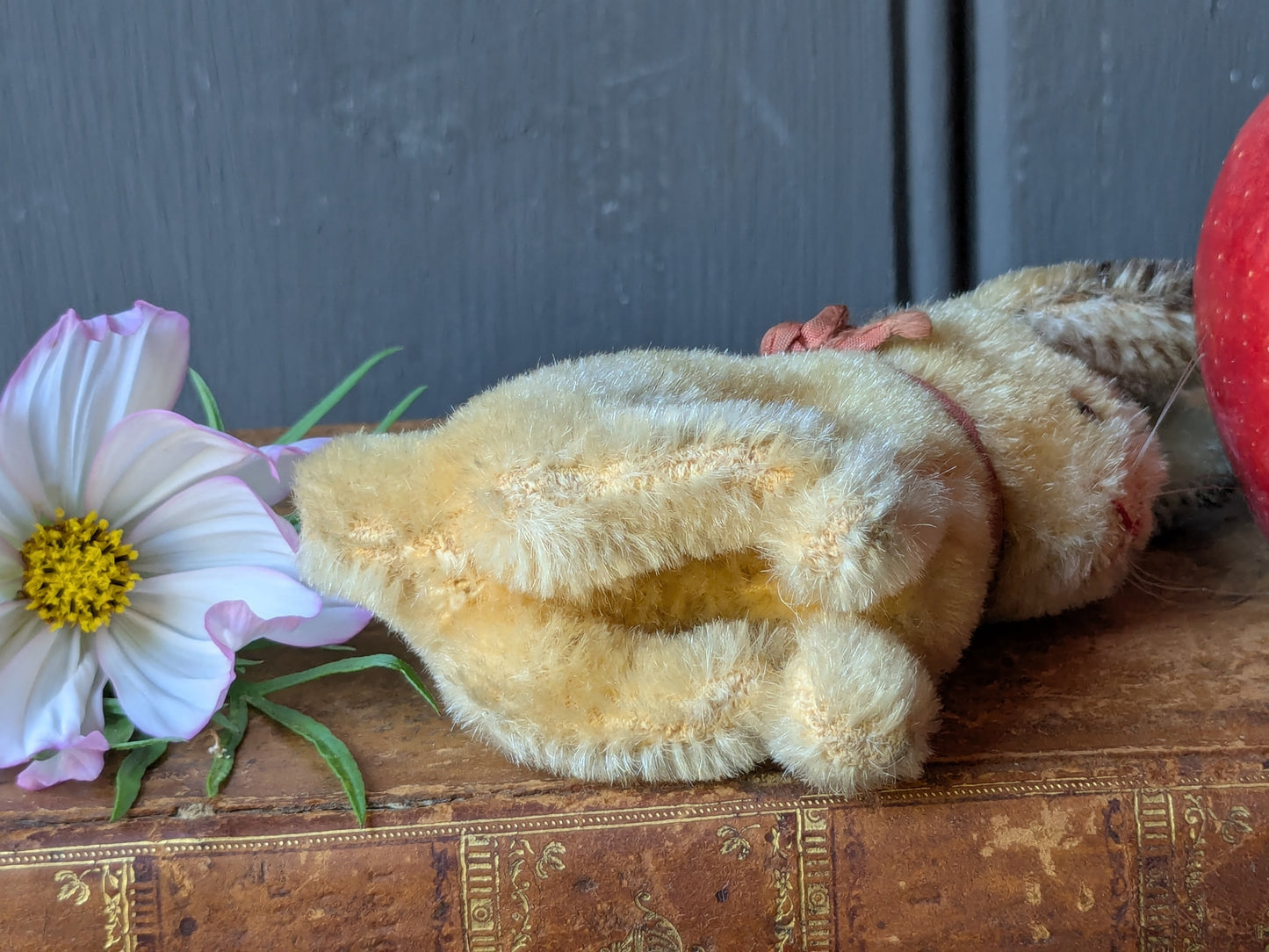 Tiny vintage Steiff rabbit